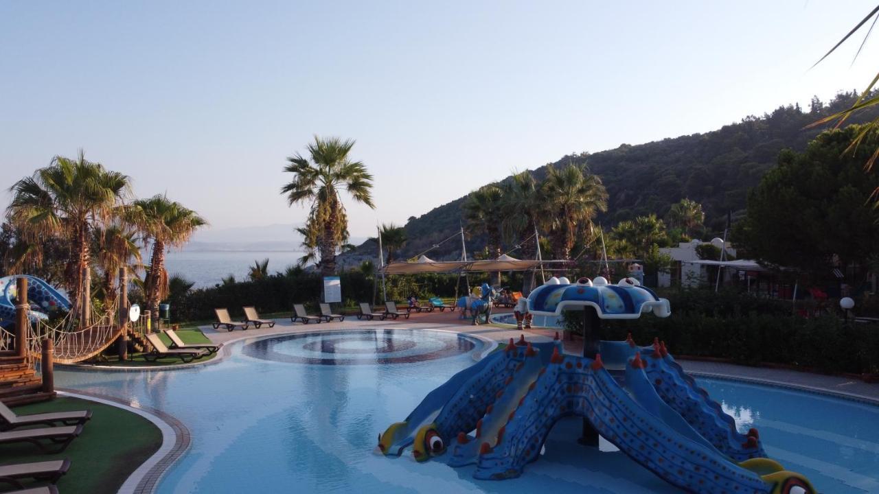 Resort Pine Bay