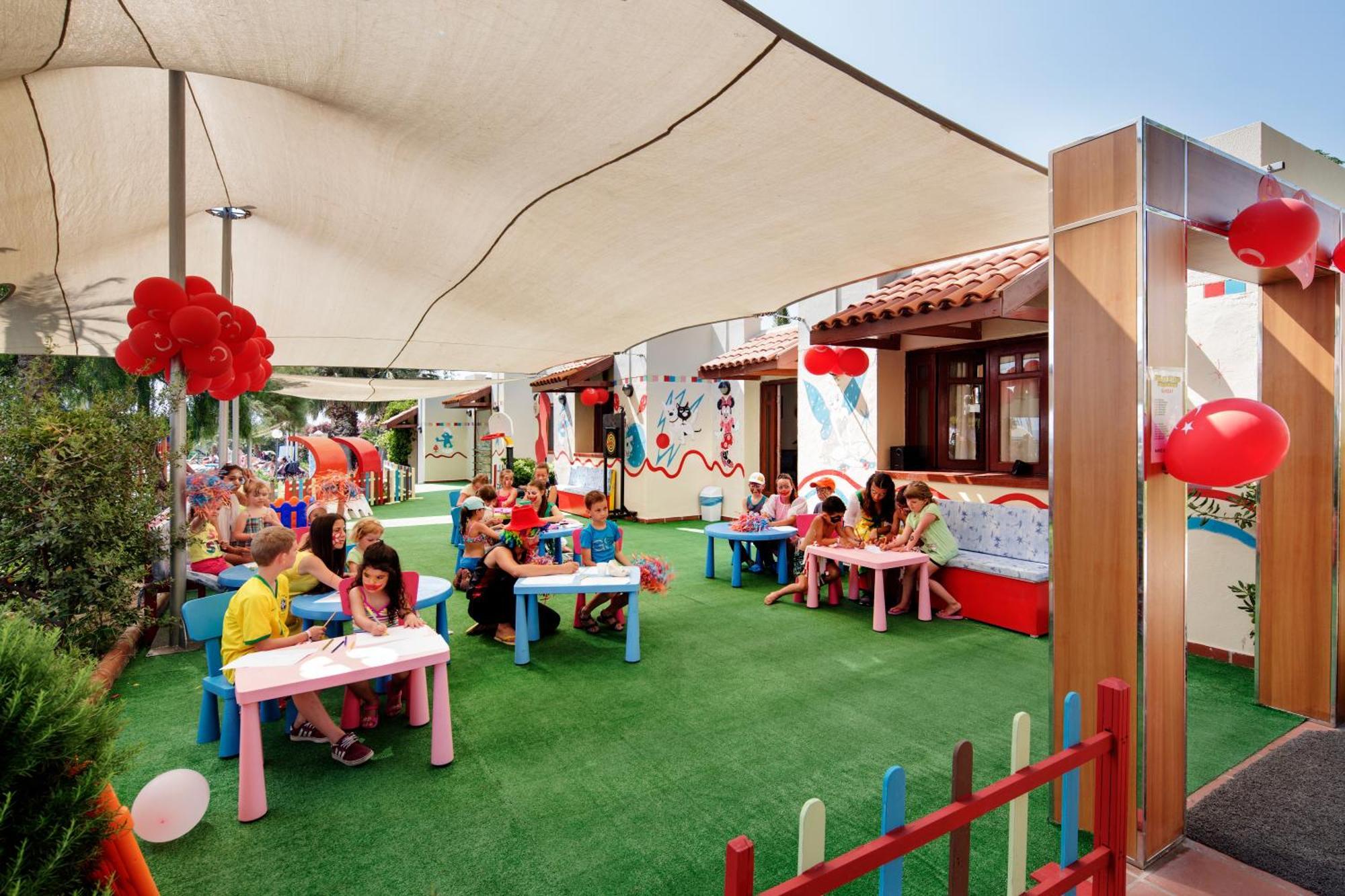 Complex Pine Bay Kusadası